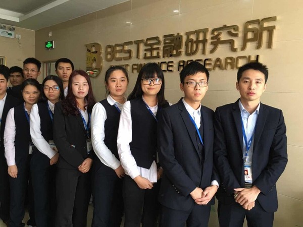 優(yōu)質的職業(yè)裝定制